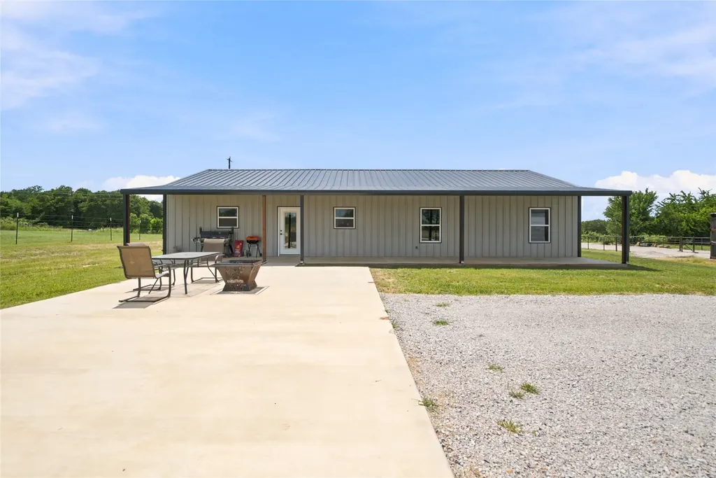 1017 County Road 4699 Boyd TX 76023