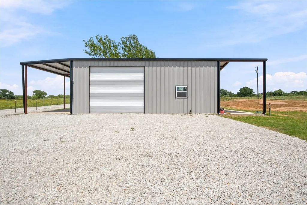 1017 County Road 4699 Boyd TX 76023