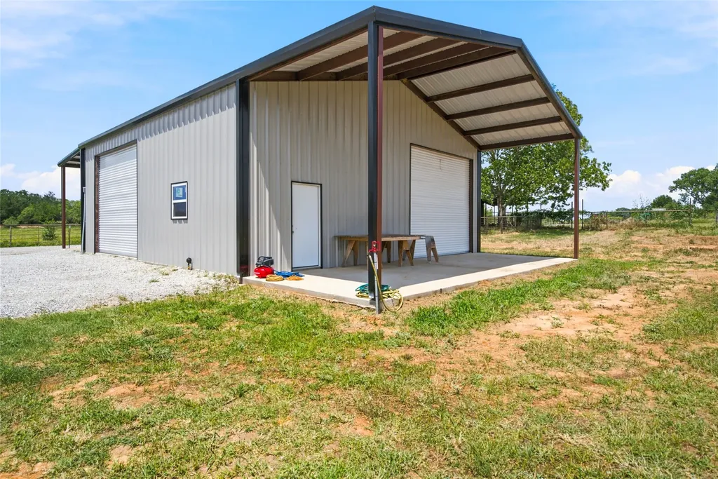 1017 County Road 4699 Boyd TX 76023