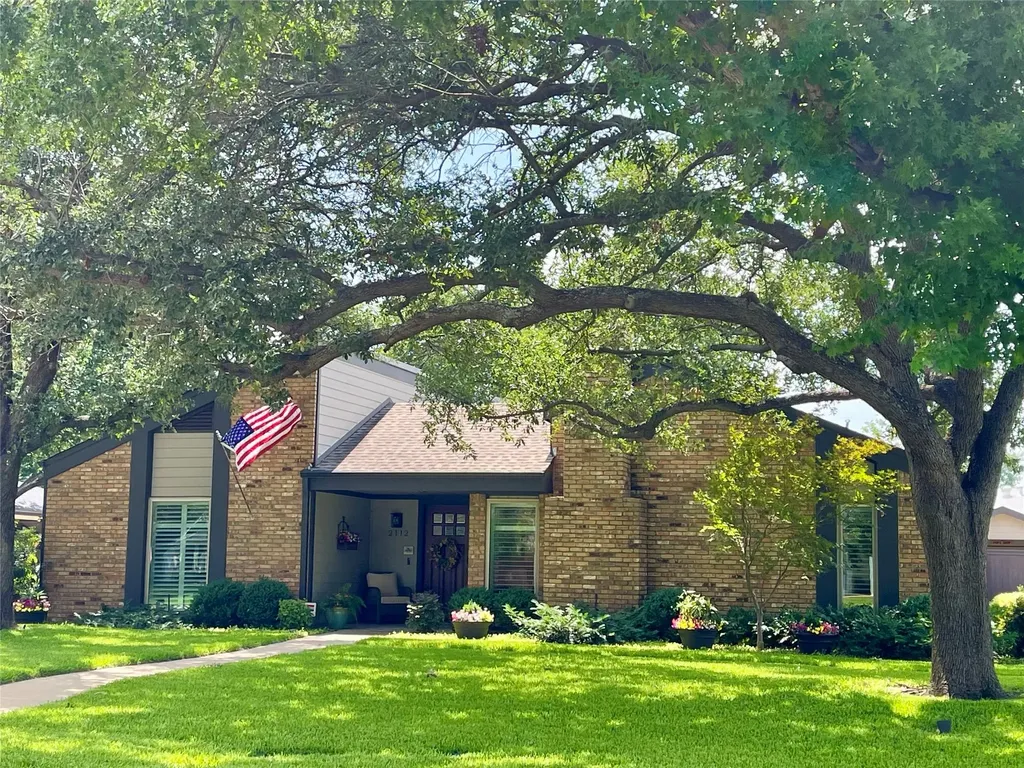 2112 Quail Run Drive Corinth TX 76208
