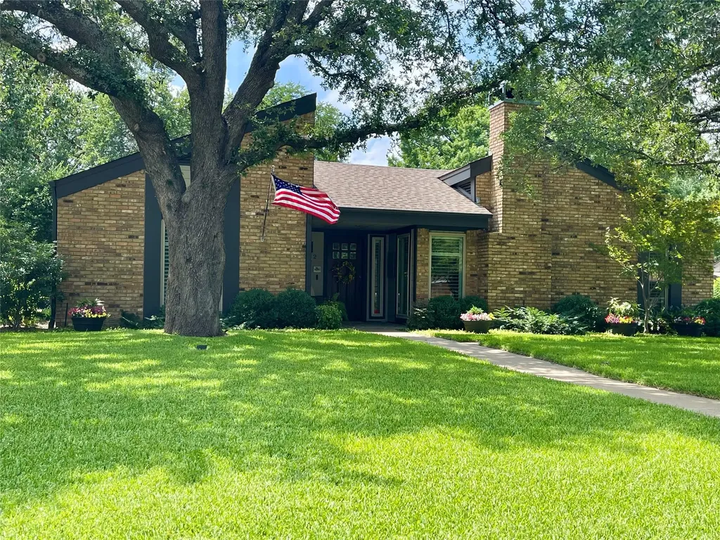 2112 Quail Run Drive Corinth TX 76208