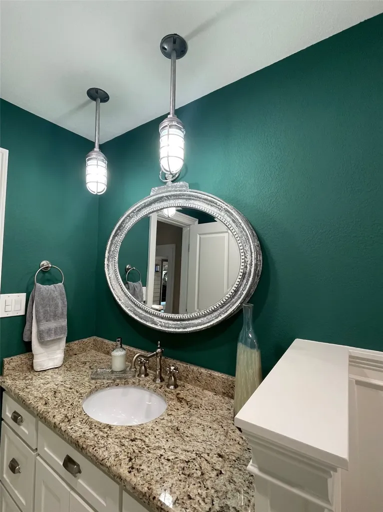 2112 Quail Run Drive Corinth TX 76208