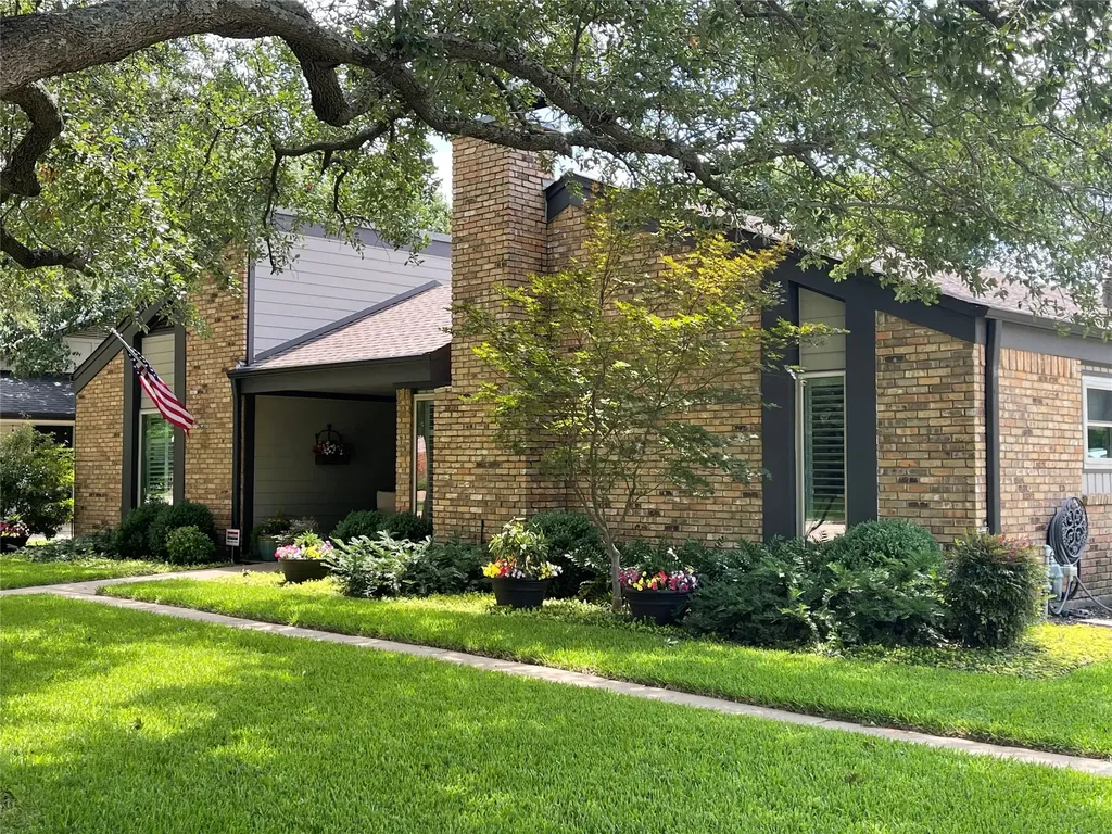 2112 Quail Run Drive Corinth TX 76208