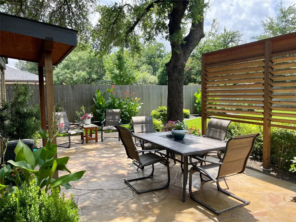 2112 Quail Run Drive Corinth TX 76208