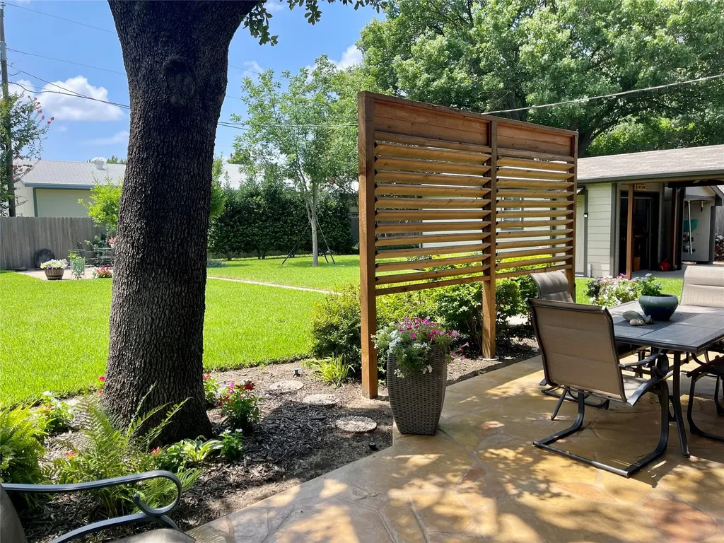 2112 Quail Run Drive Corinth TX 76208