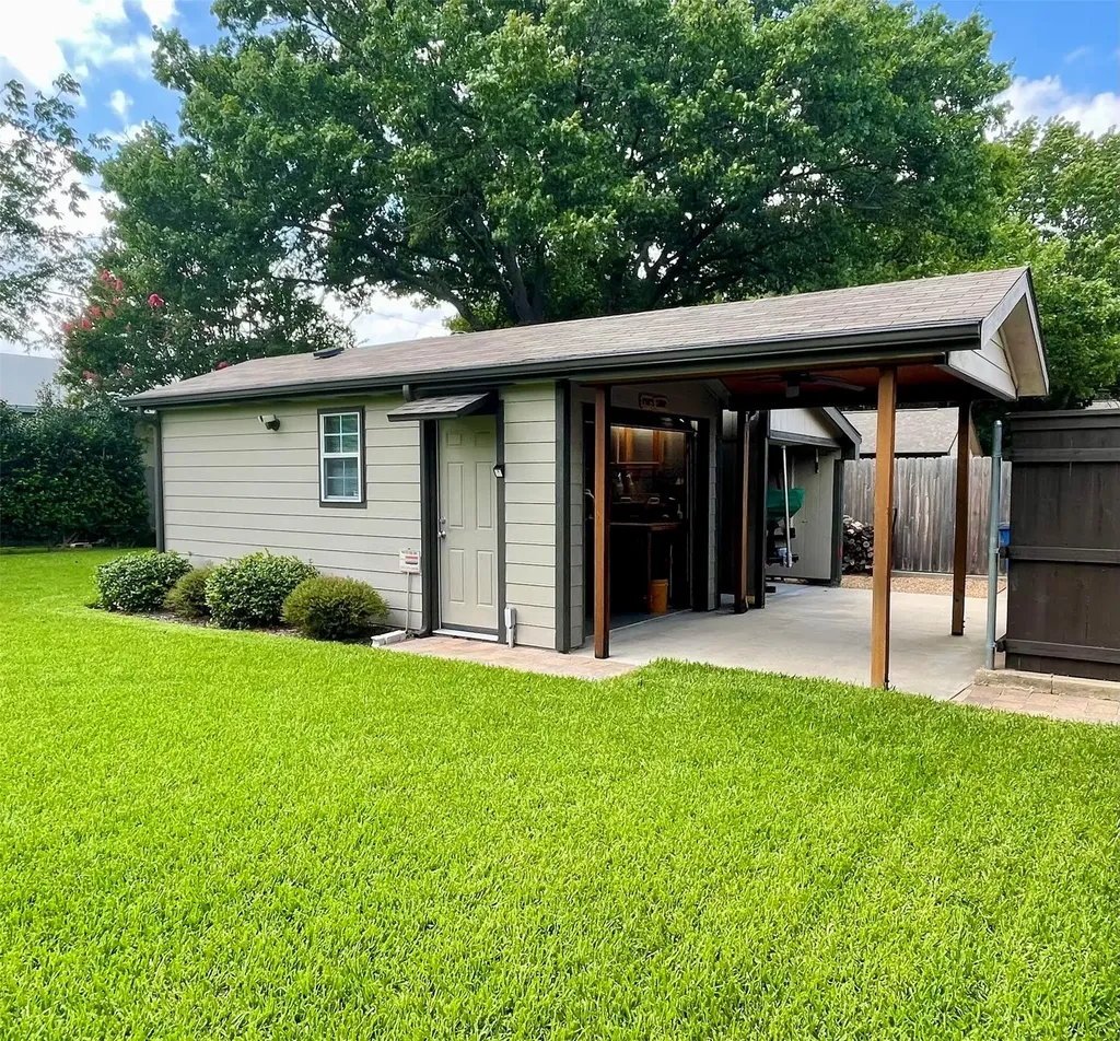 2112 Quail Run Drive Corinth TX 76208