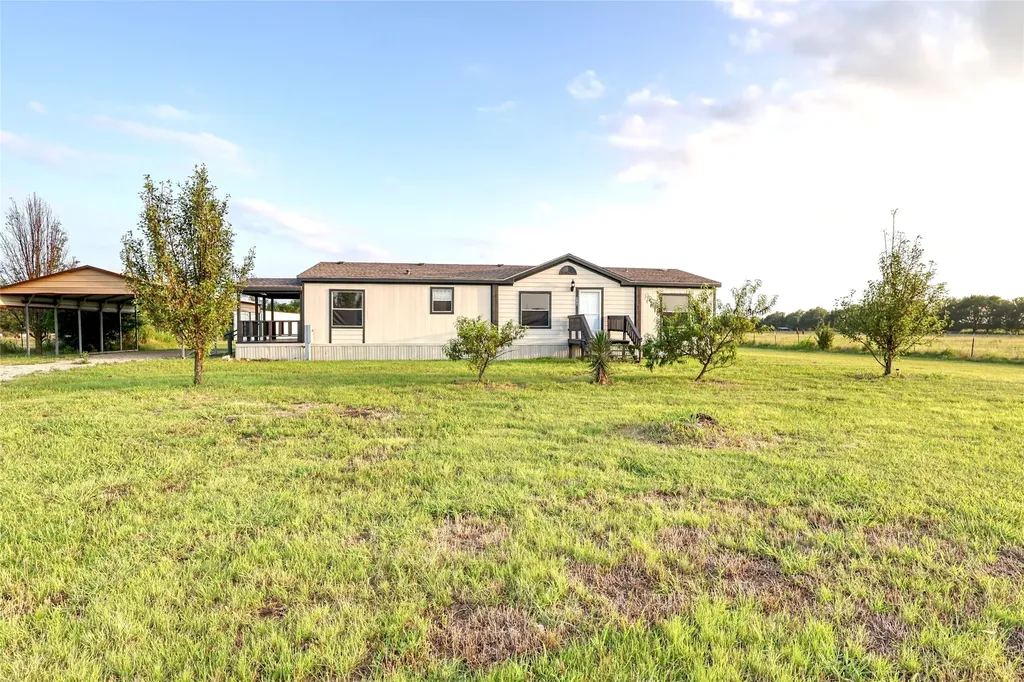 8344 Fm 697 Whitewright TX 75491