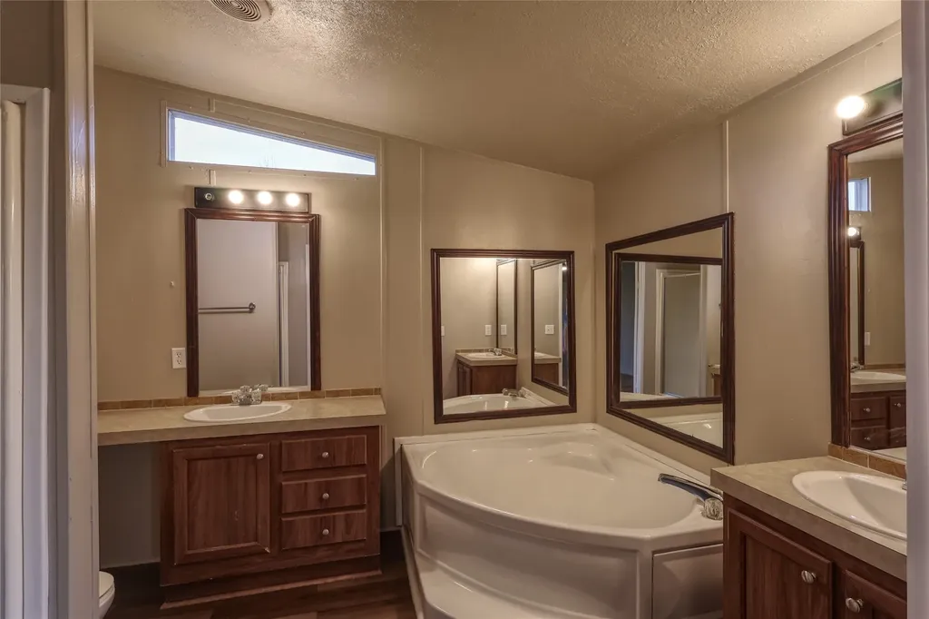 8344 Fm 697 Whitewright TX 75491