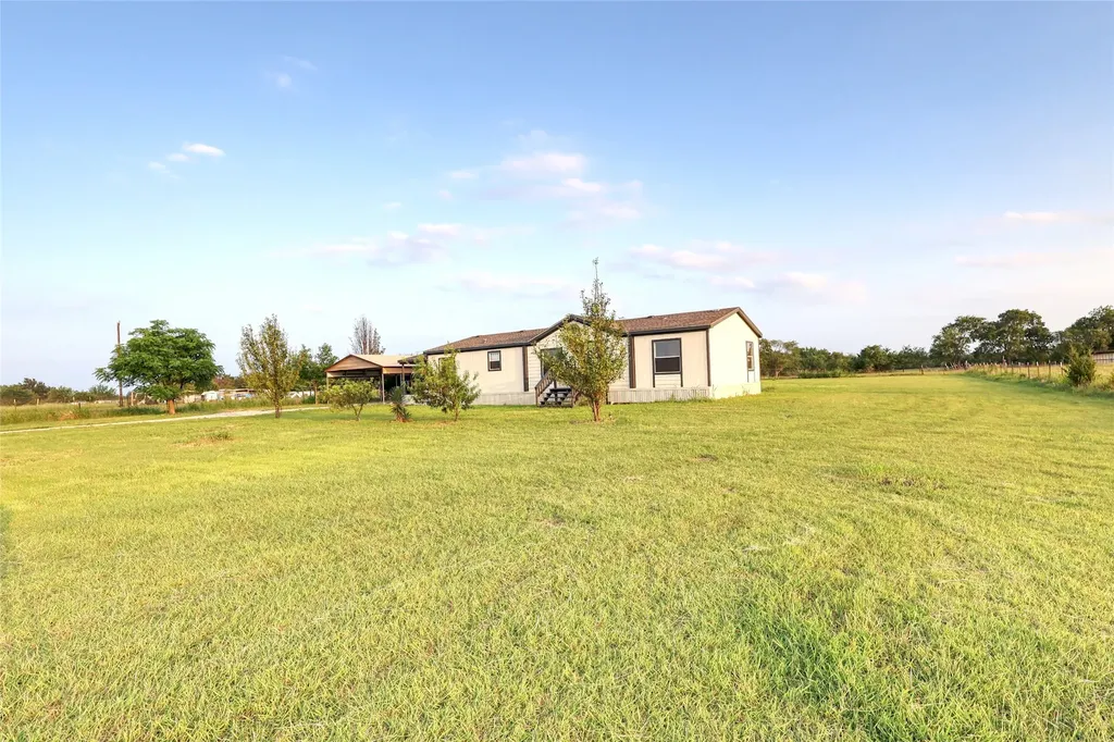 8344 Fm 697 Whitewright TX 75491