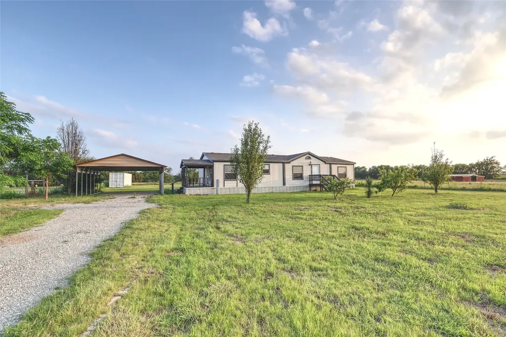 8344 Fm 697 Whitewright TX 75491