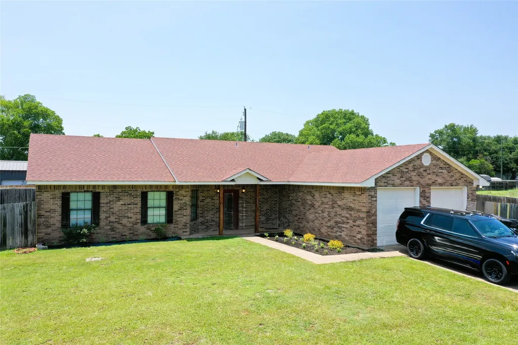 107 Carroll Street Teague TX 75860