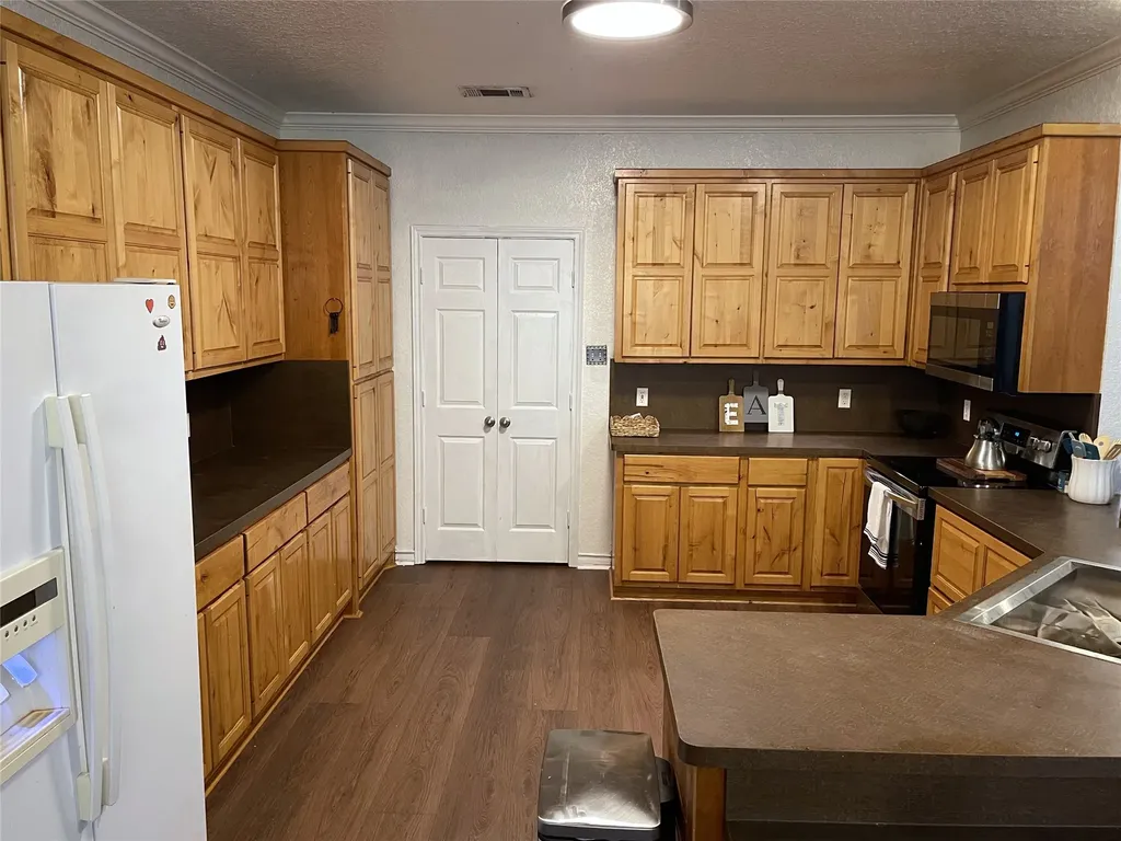 107 Carroll Street Teague TX 75860