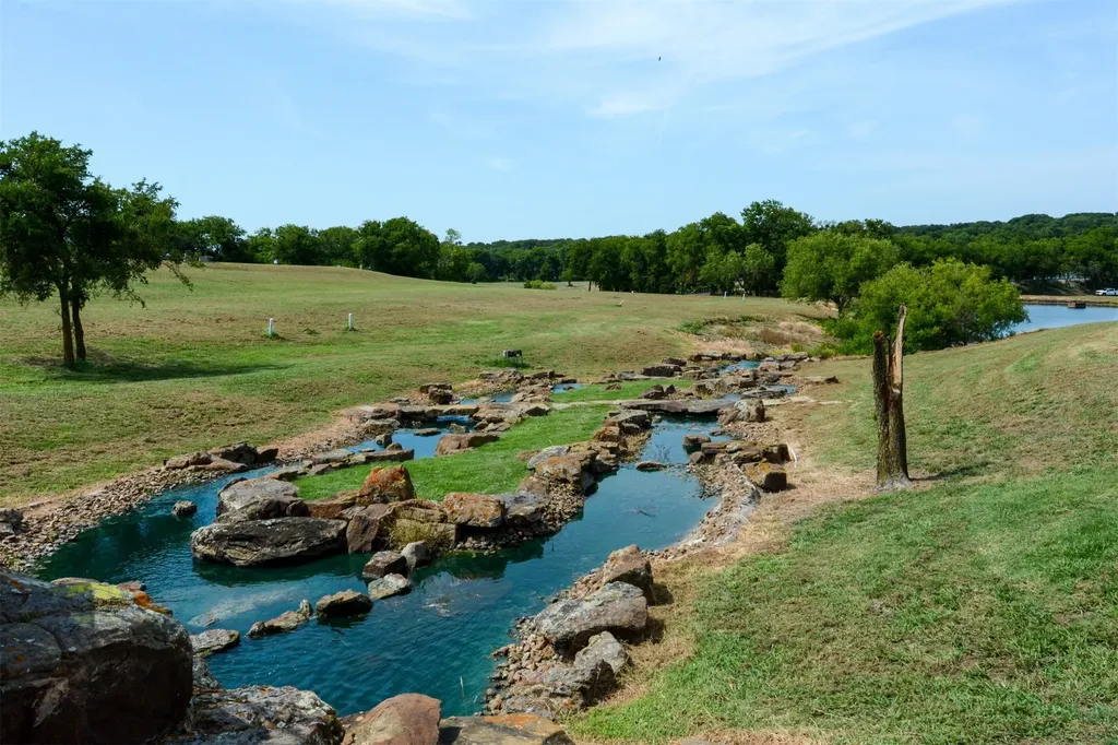 125 Pond Trail Kemp TX 75143