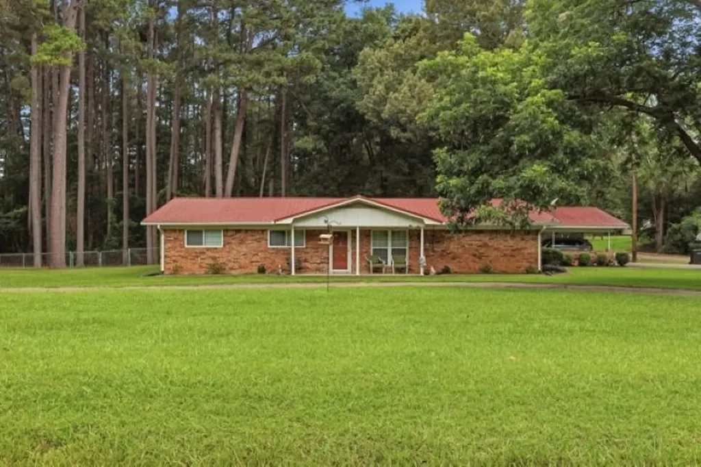 100 County Road 1123 Daingerfield TX 75638