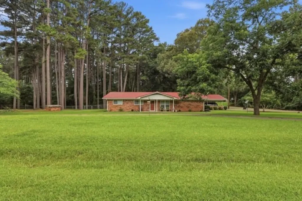 100 County Road 1123 Daingerfield TX 75638