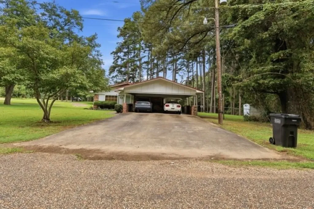 100 County Road 1123 Daingerfield TX 75638