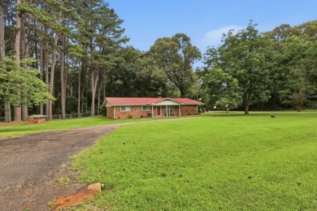 100 County Road 1123 Daingerfield TX 75638