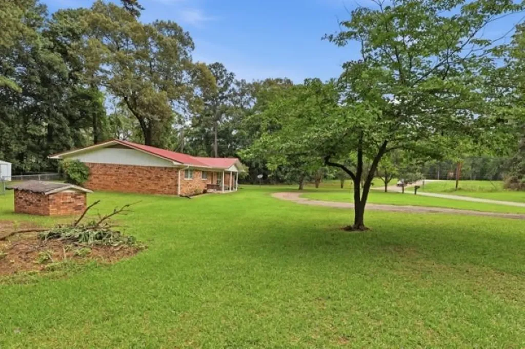 100 County Road 1123 Daingerfield TX 75638