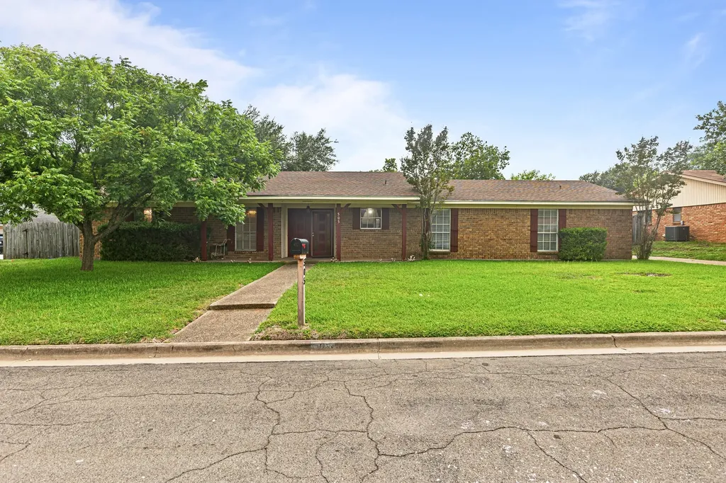 505 Pinewood Lane Hewitt TX 76643
