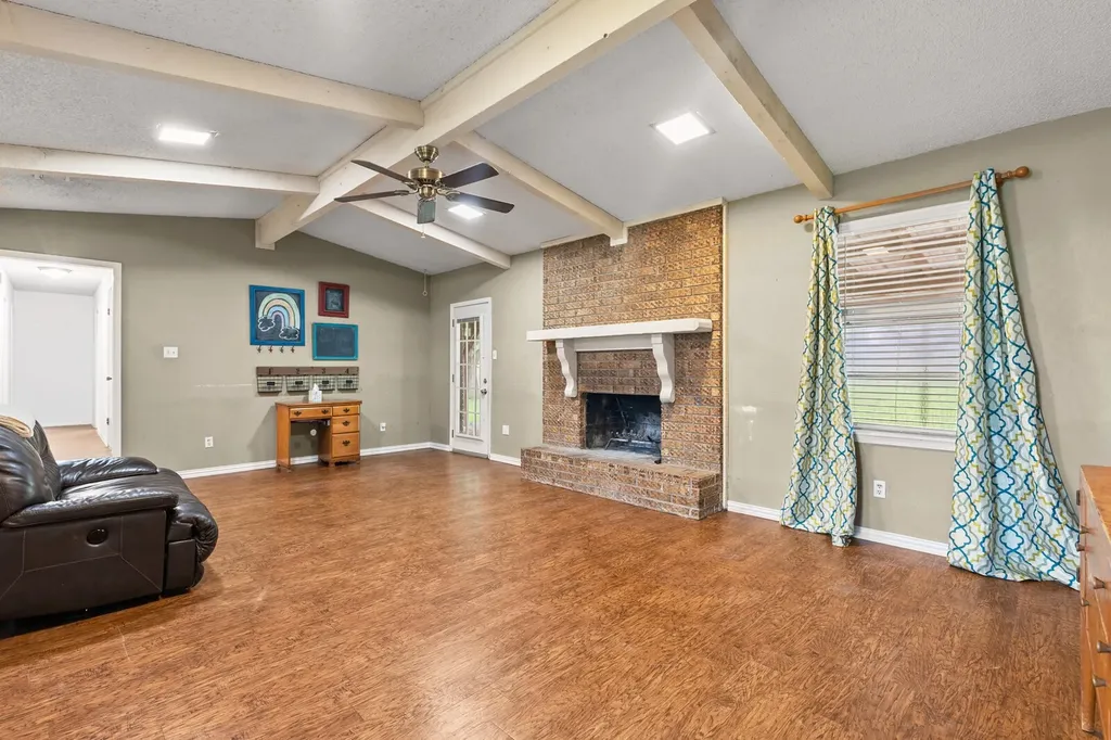 505 Pinewood Lane Hewitt TX 76643