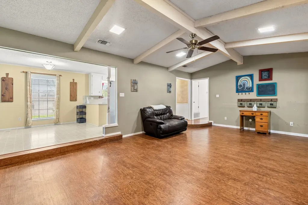 505 Pinewood Lane Hewitt TX 76643