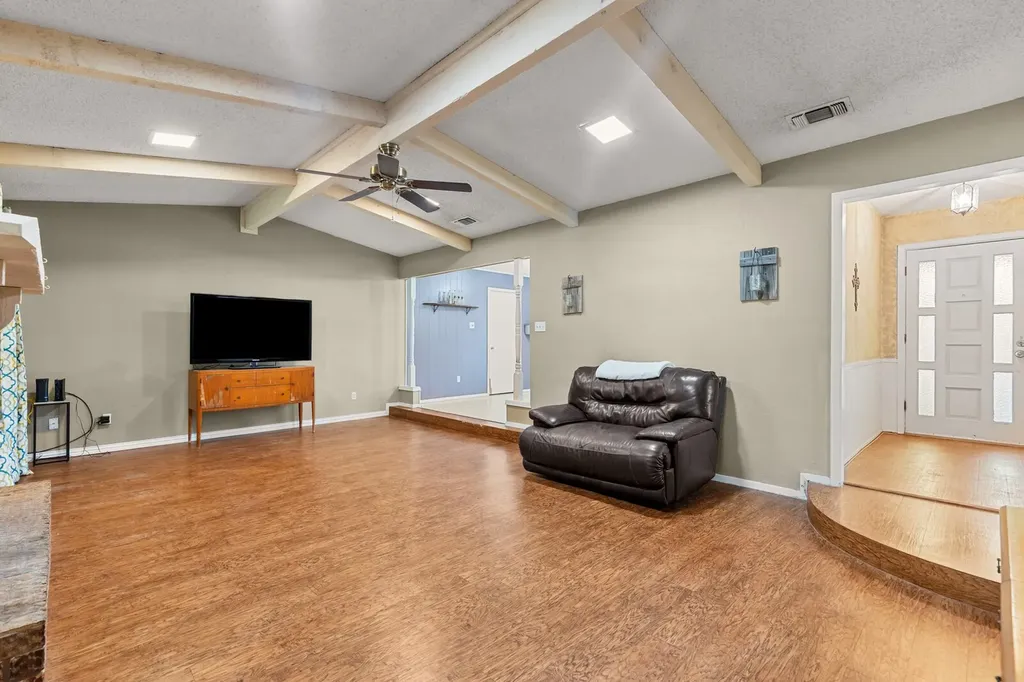 505 Pinewood Lane Hewitt TX 76643