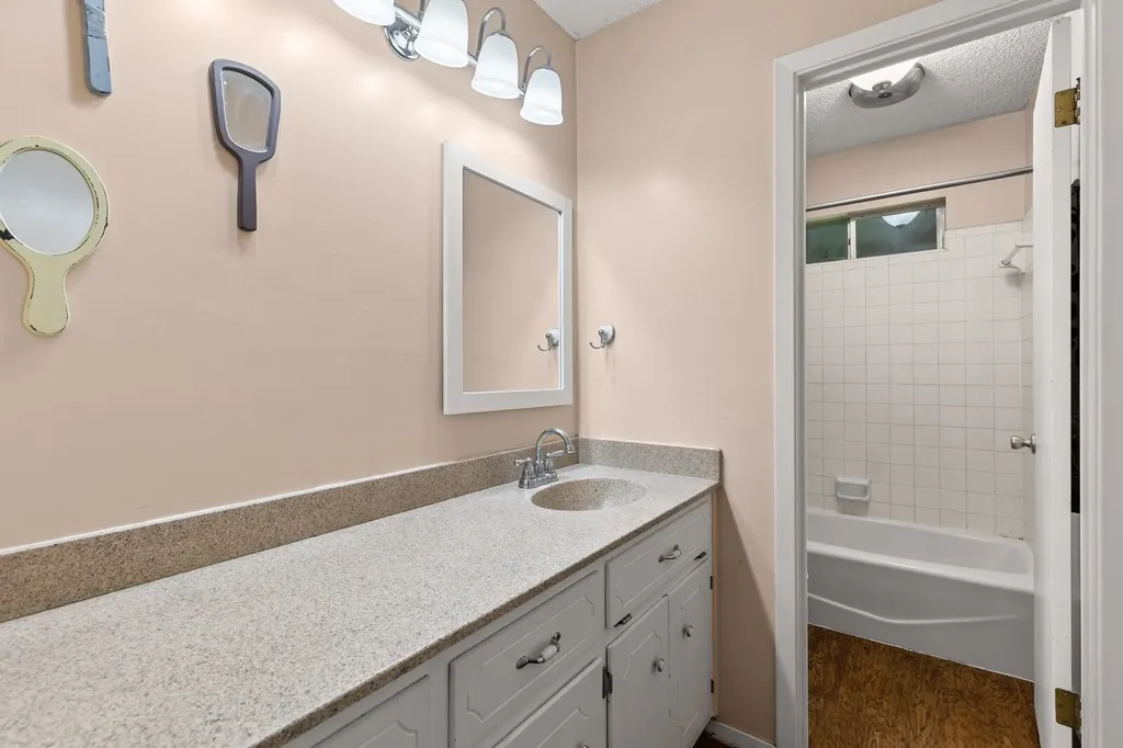 505 Pinewood Lane Hewitt TX 76643