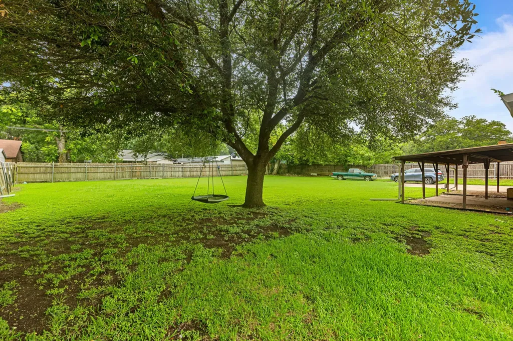 505 Pinewood Lane Hewitt TX 76643