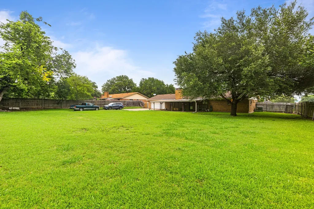 505 Pinewood Lane Hewitt TX 76643