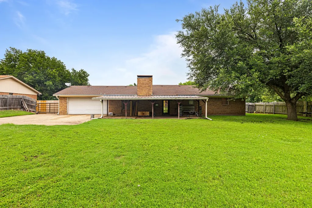 505 Pinewood Lane Hewitt TX 76643