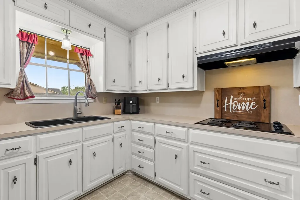 505 Pinewood Lane Hewitt TX 76643
