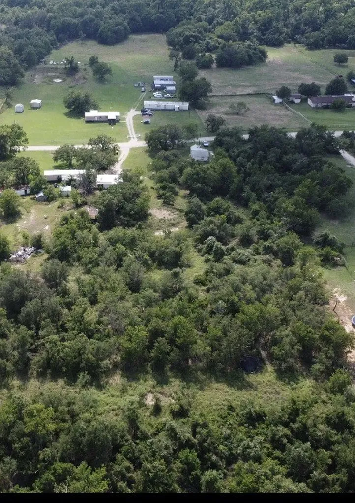 306 County Road 3677 Paradise TX 76073