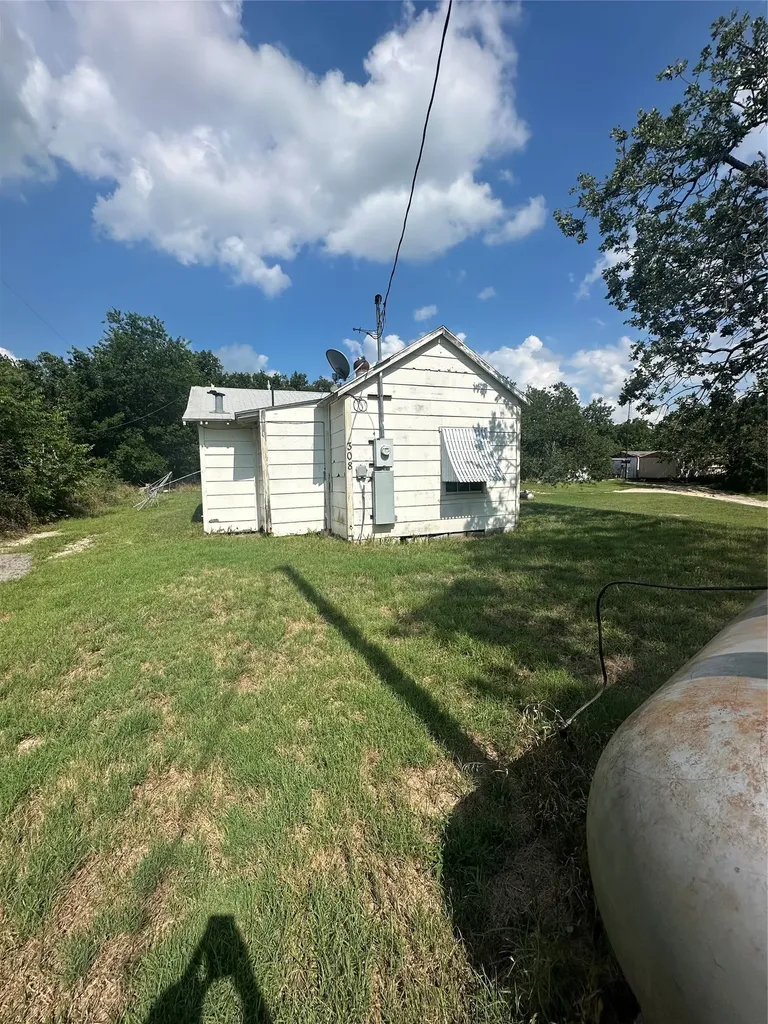 306 County Road 3677 Paradise TX 76073