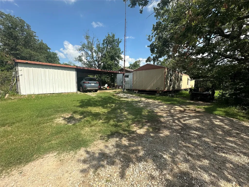 306 County Road 3677 Paradise TX 76073
