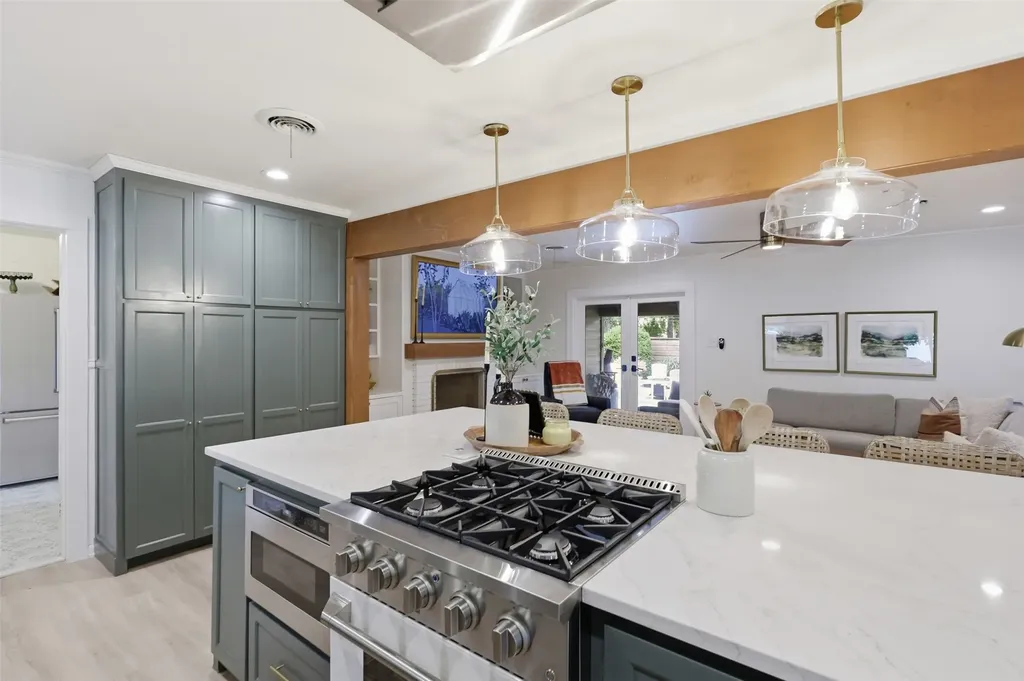 1208 N Morris Street Mckinney TX 75069