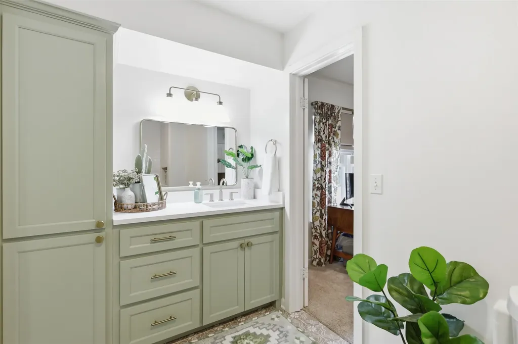 1208 N Morris Street Mckinney TX 75069