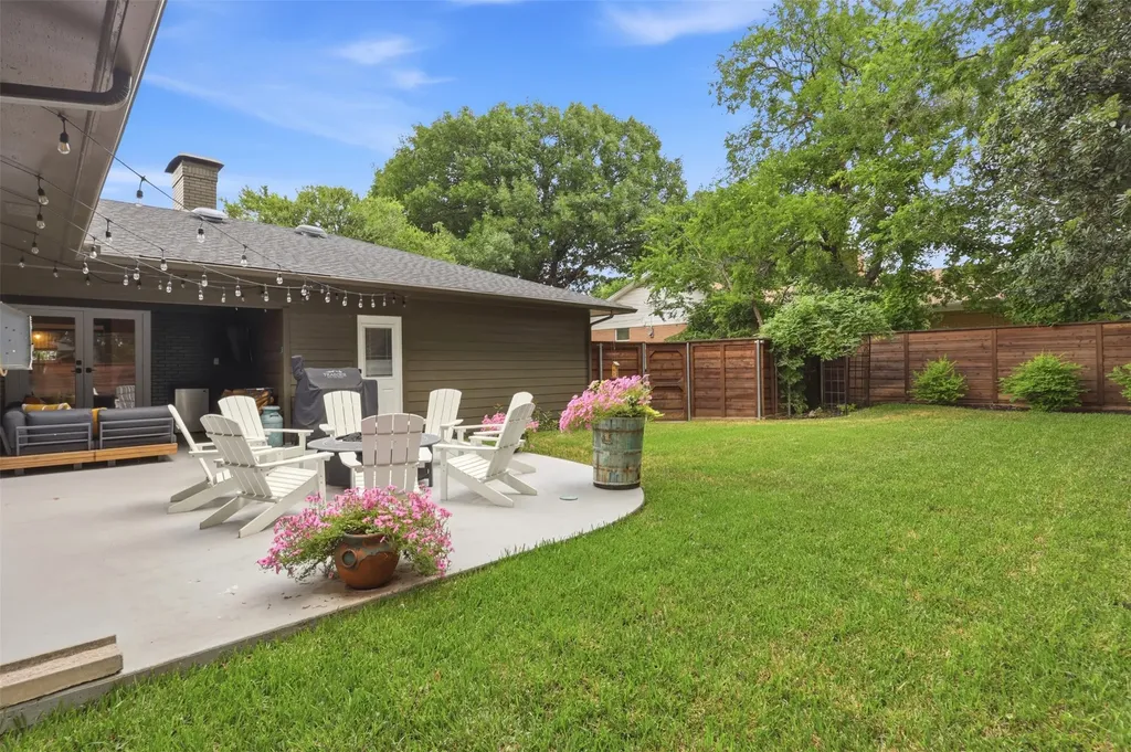1208 N Morris Street Mckinney TX 75069