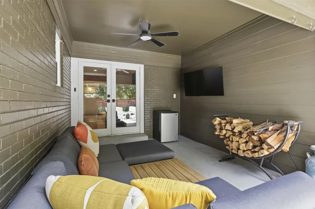 1208 N Morris Street Mckinney TX 75069