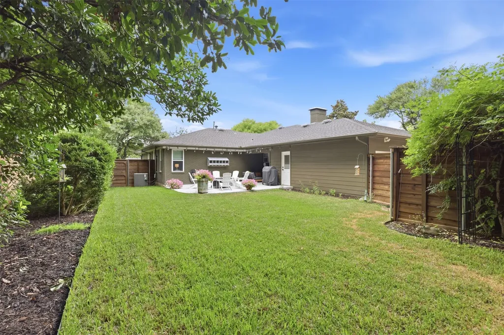 1208 N Morris Street Mckinney TX 75069