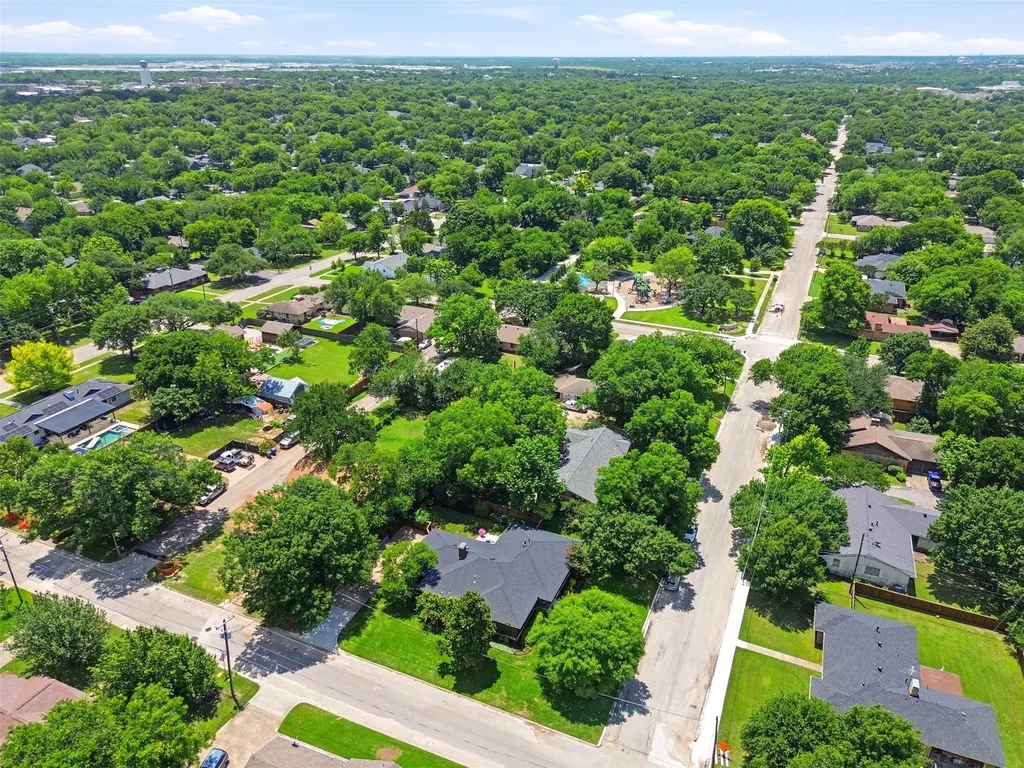 1208 N Morris Street Mckinney TX 75069