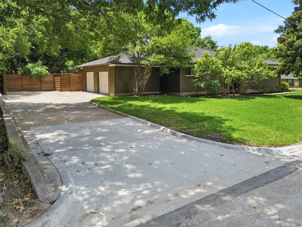1208 N Morris Street Mckinney TX 75069