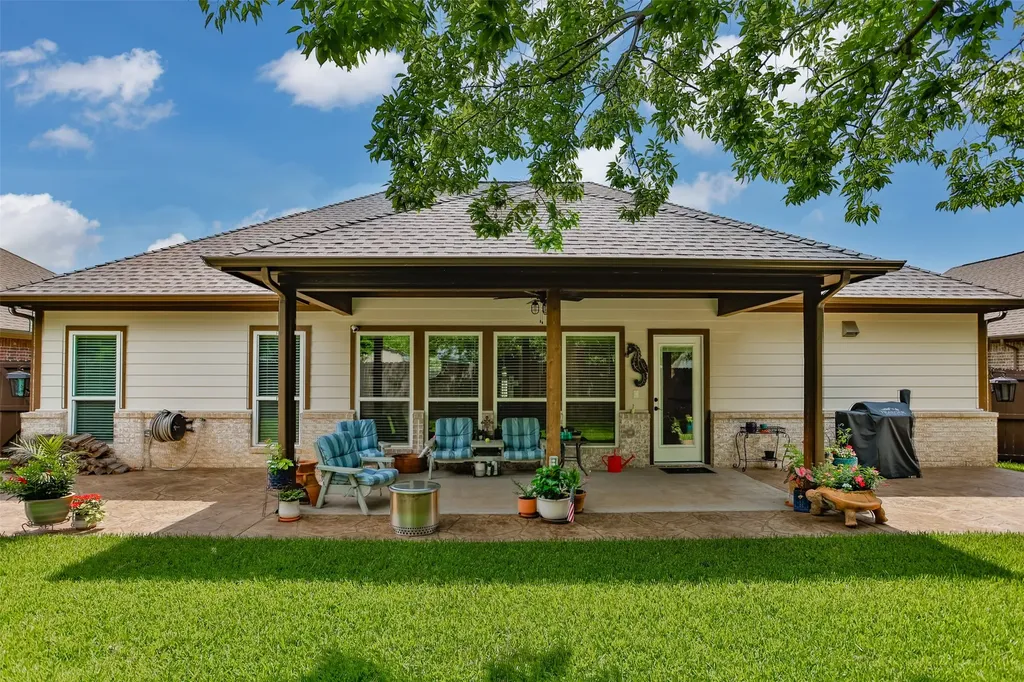 1127 Vintage Avenue Gainesville TX 76240