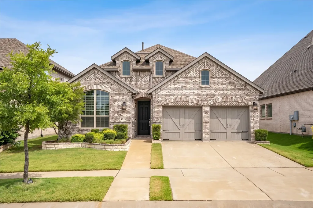 1221 15th Street Argyle TX 76226