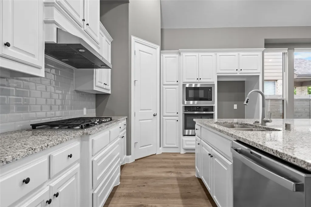 1221 15th Street Argyle TX 76226