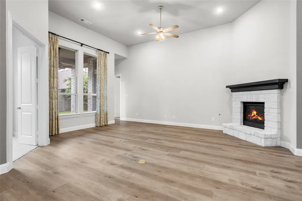 1221 15th Street Argyle TX 76226