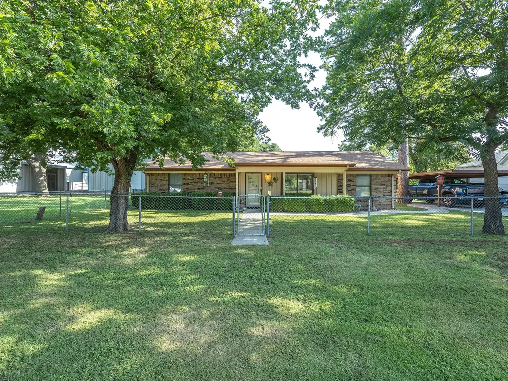 309 Greathouse Street Bridgeport TX 76426