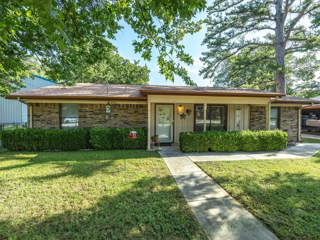 309 Greathouse Street Bridgeport TX 76426