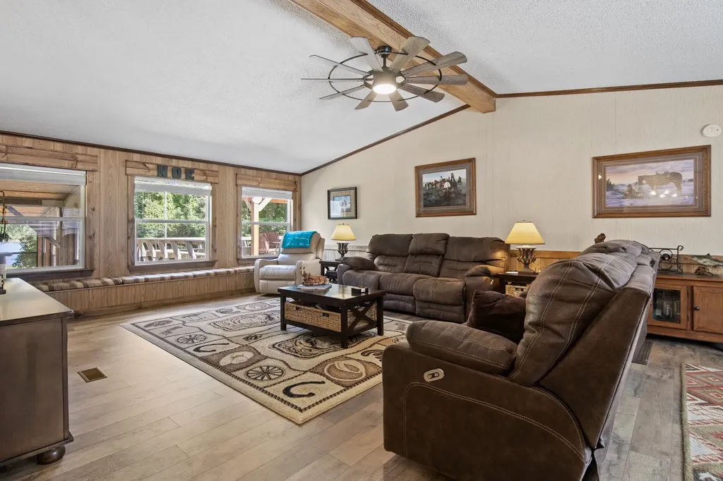 197 Shreveport Street Avinger TX 75630
