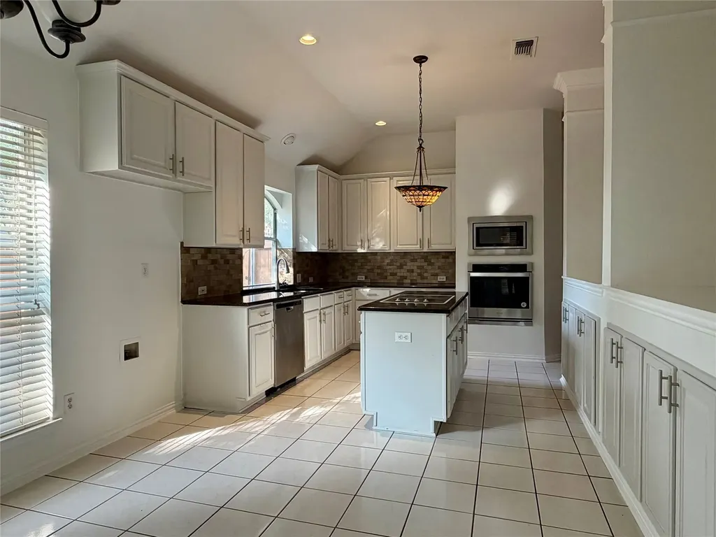 2016 Vintage Circle Corinth TX 76210