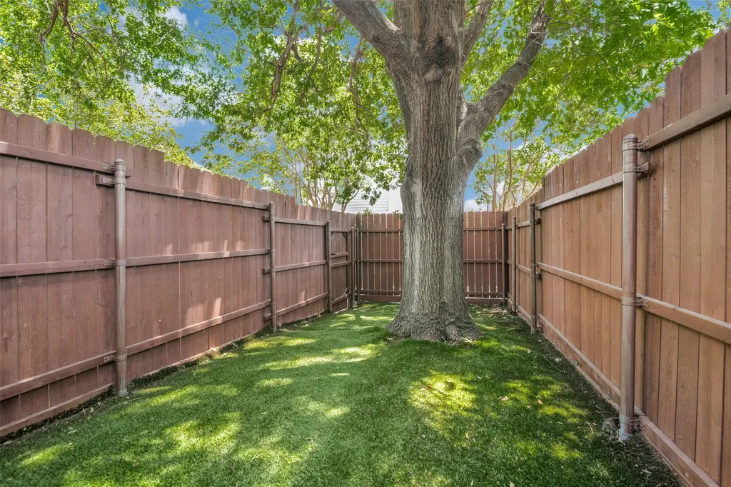 18008 Windflower Way Dallas TX 75252
